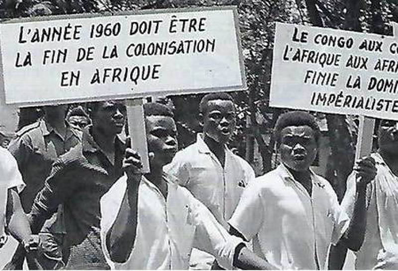 Manifestations pour l'indépendance du Congo ; Manuel Hatier 2016, p.138